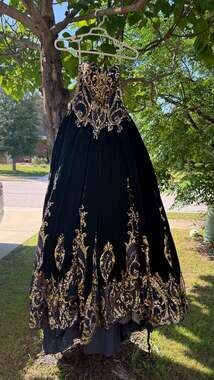 Mary's Bridal M8051 Black and Gold Sequin Velvet Quinceanera Dress Size 4
